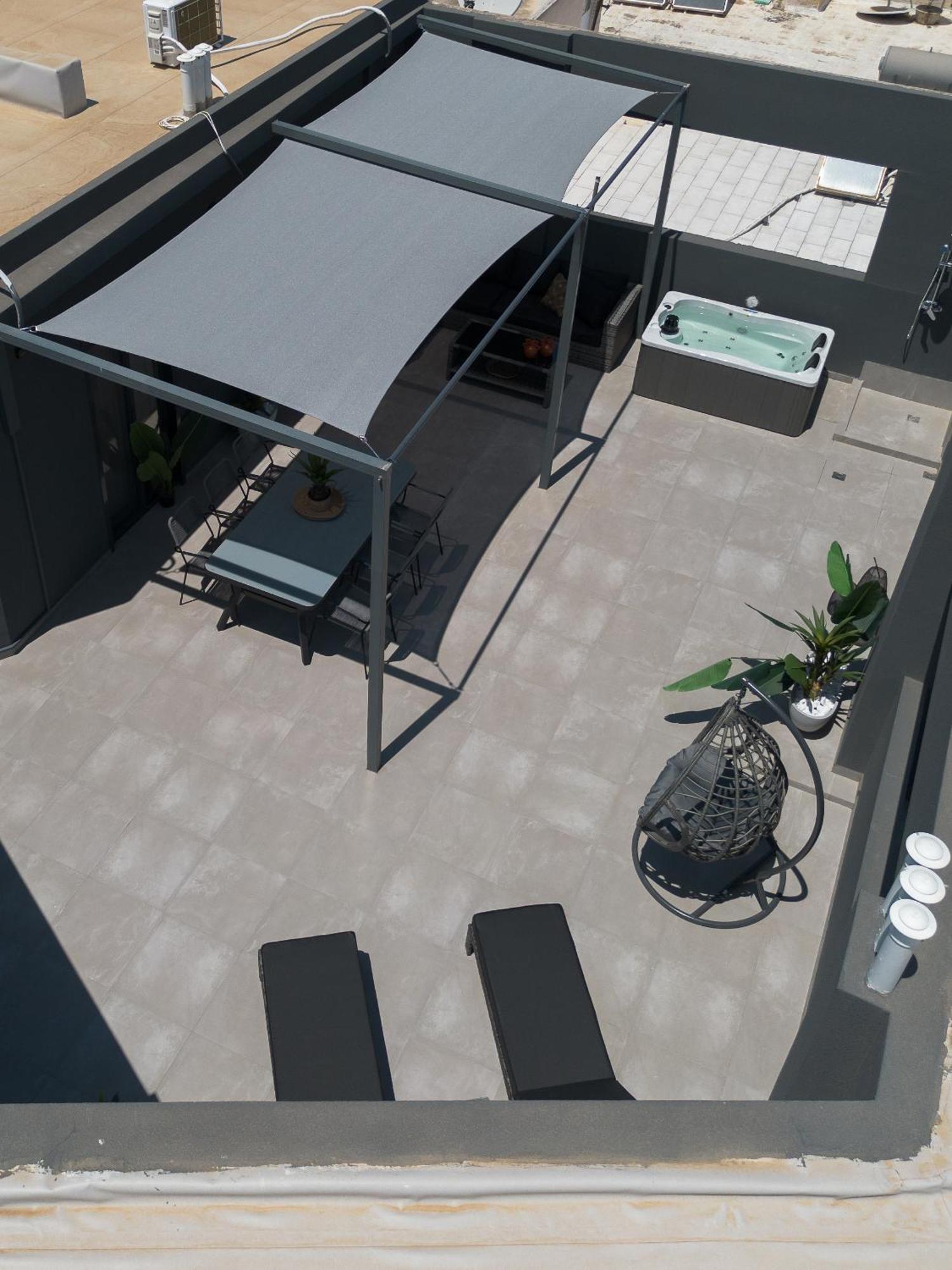 Kosmos Luxury Residences Apartment *