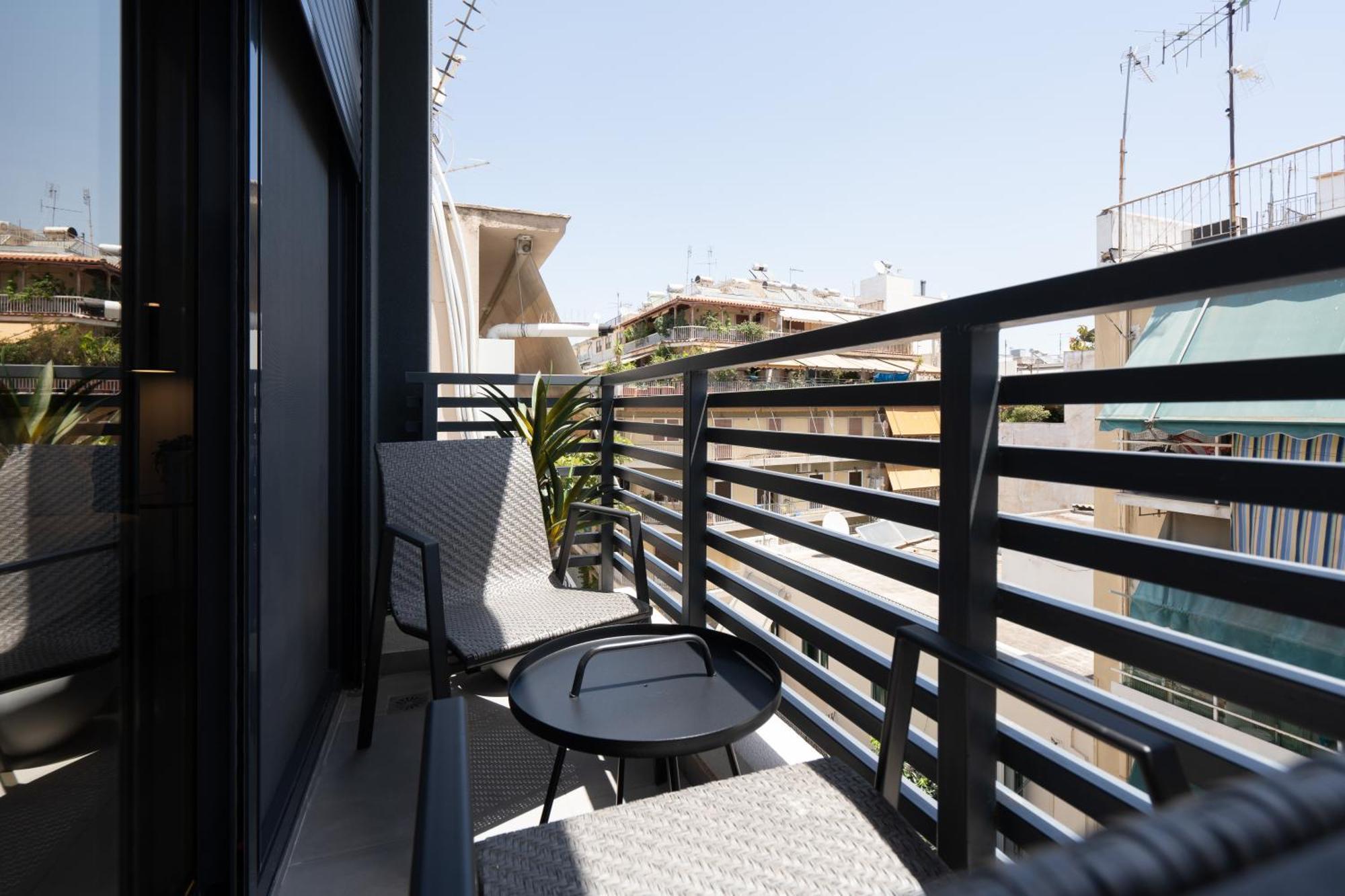 Kosmos Luxury Residences *