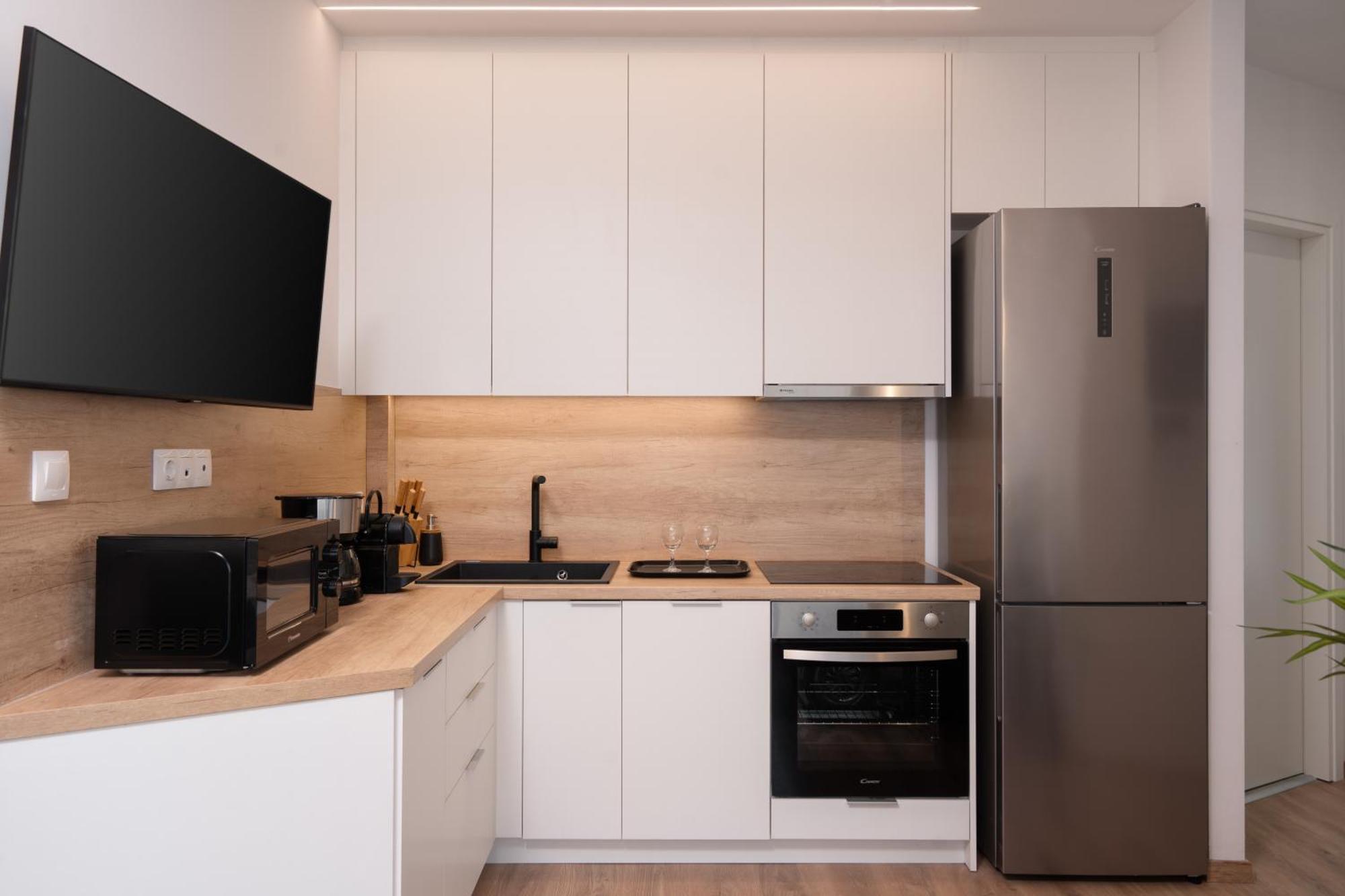 Kosmos Luxury Residences *